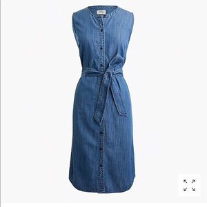 Sleeveless shirtdress in chambray
